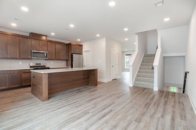 Photo - 10 Seover Wy