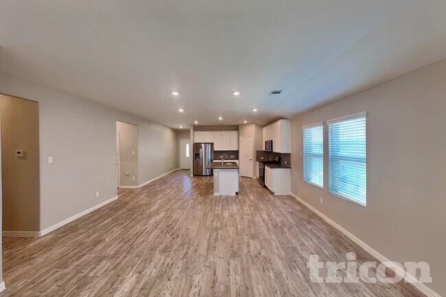 Photo - 275 Sunshine Ln