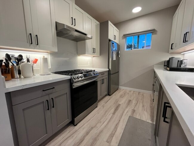 Photo - 4649 Santa Monica Ave Unit 4649