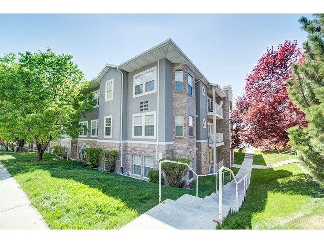 Photo - 504 N Seven Peaks Blvd Townhome