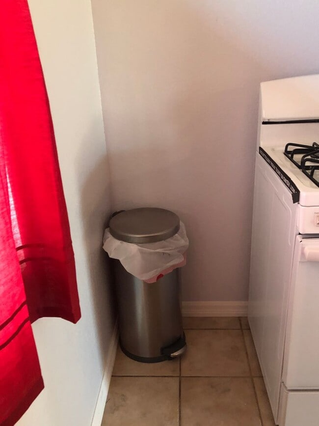 Photo - 27878 Apache Ave Unidad B