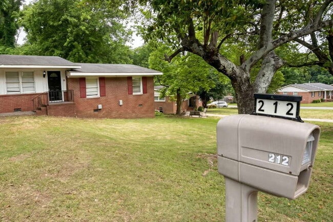 Photo - 212 Moss Dr
