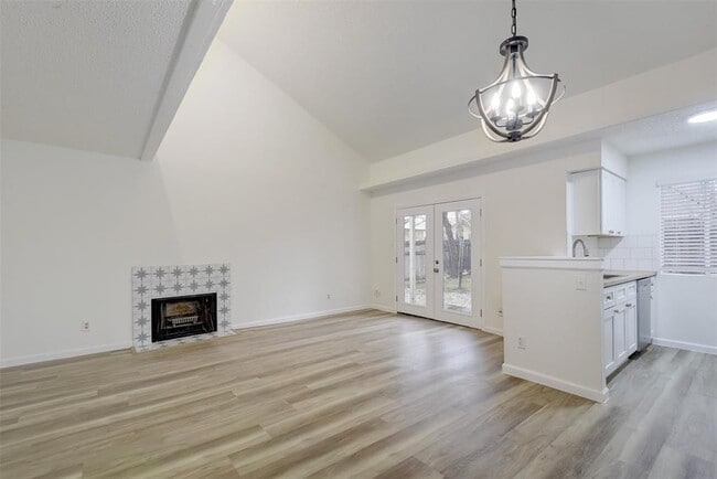 Building Photo - 6803 Woodhue Dr