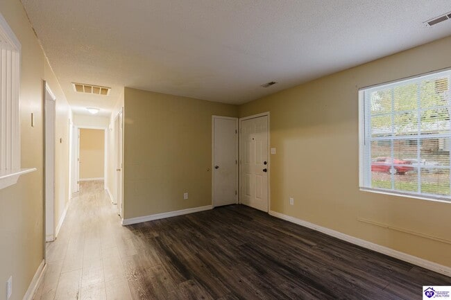 Photo - 150 Airview Dr