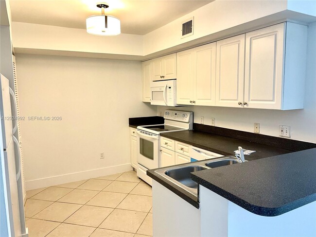 Building Photo - 150 NW 96th Ave Unit 9207