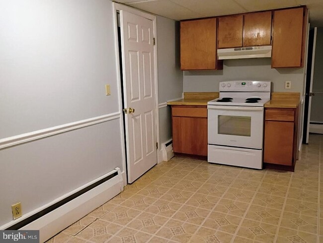 Building Photo - 19 W Locust St