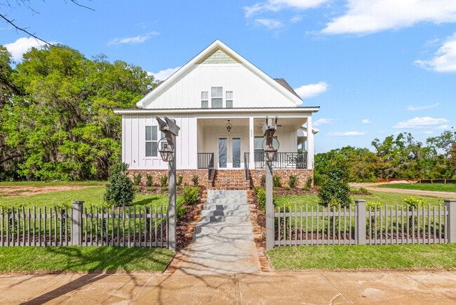 Photo - Great Southwood Home