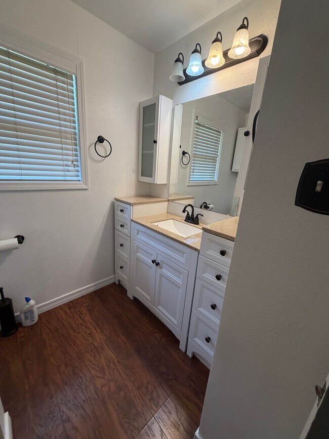 Photo - 700 Hillside Dr