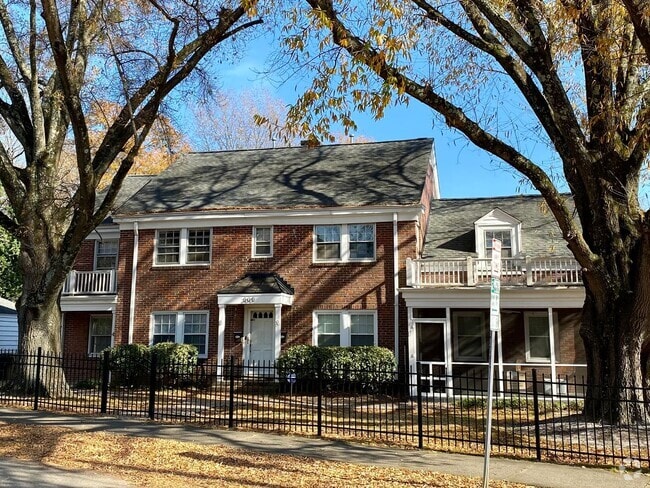 Building Photo - 300 Horne St Unit 300 Horne St. #2 Rental