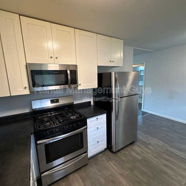 Building Photo - 2059 Burns Ave Rental