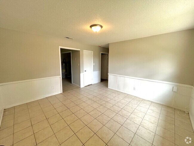 Building Photo - 3902 Buttercup Dr SW Unit A Rental