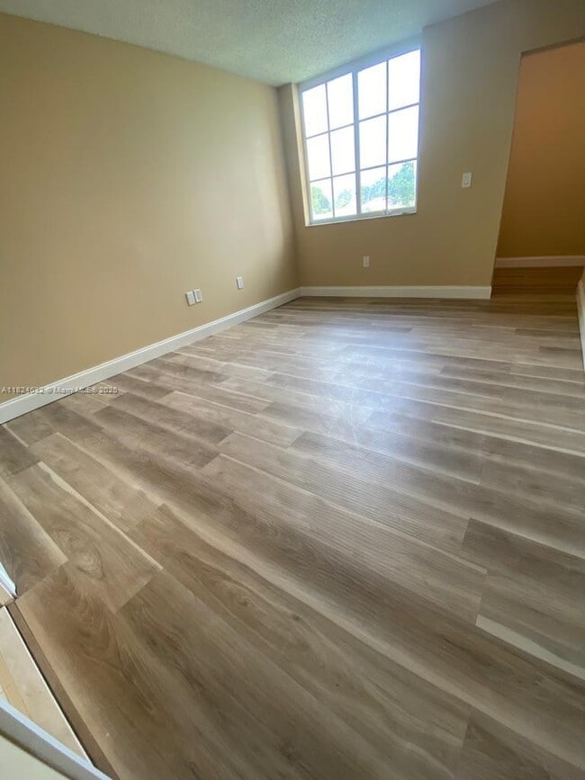 Photo - 4824 N State Road 7 Unit 204-9