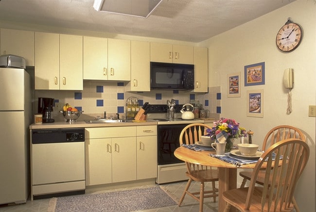J.E. Furnished Apartments of Waltham