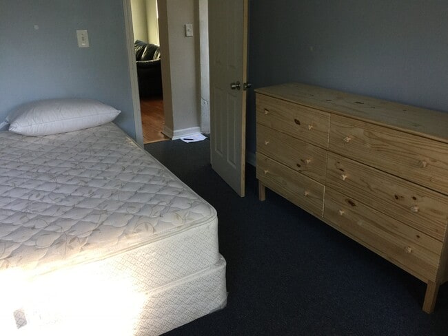 Photo - 2047 Asbury Ave