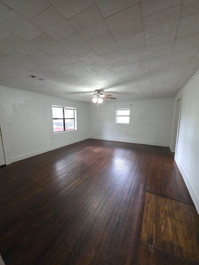 Photo - 808 NW 1st St