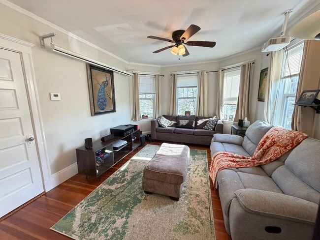 Photo - 593 Heath St Unit 3