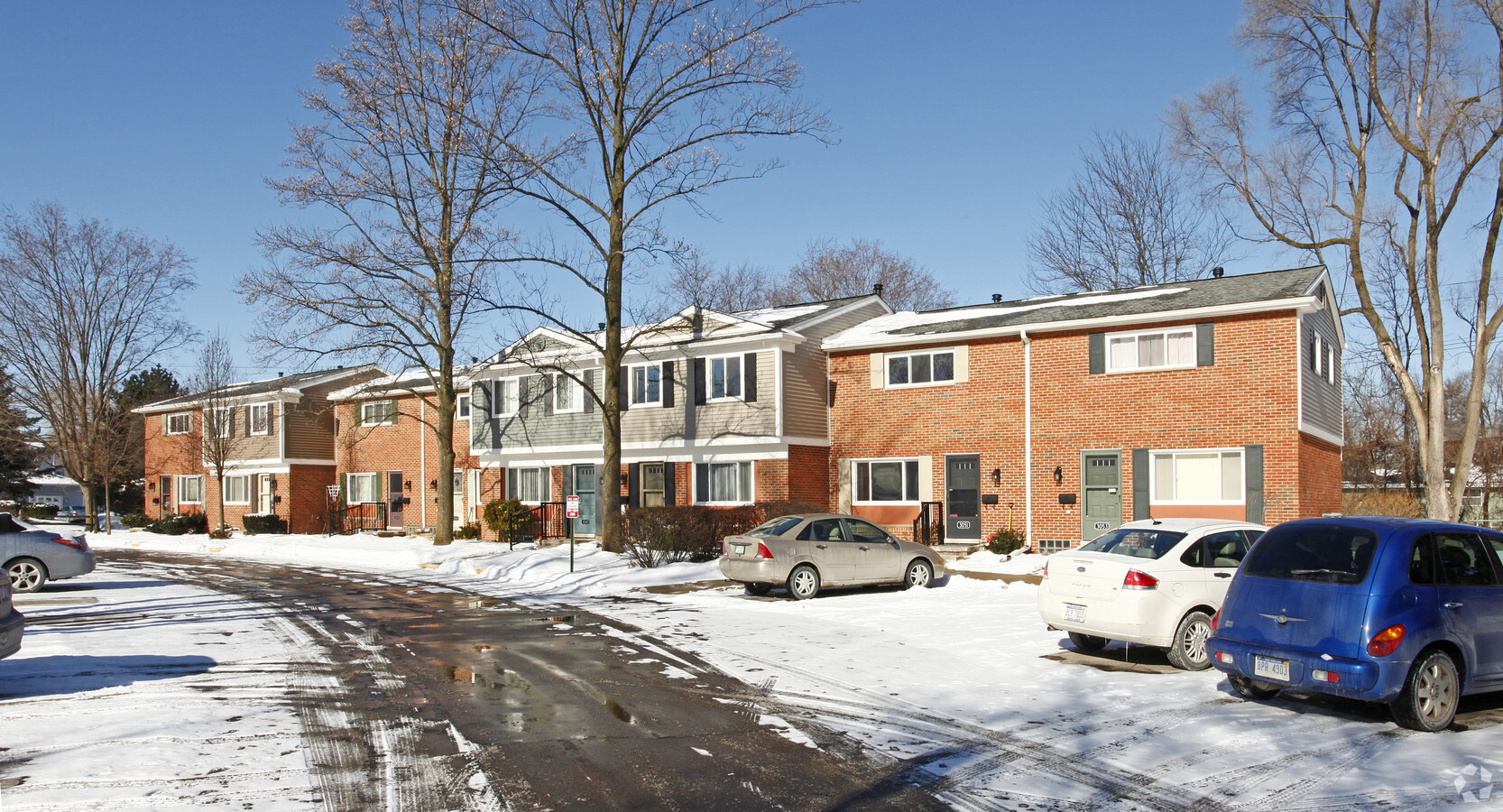 Photo - Colonial Square Apartments