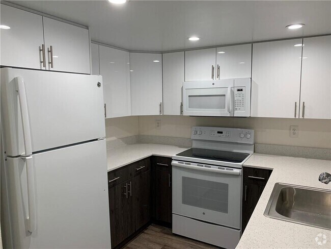 Building Photo - 19455 NE 10th Ave Unit 3207 Rental