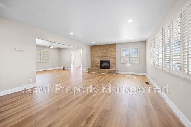 1934 S Juniper St