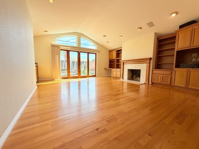 Photo - 4766 Elmhurst Dr