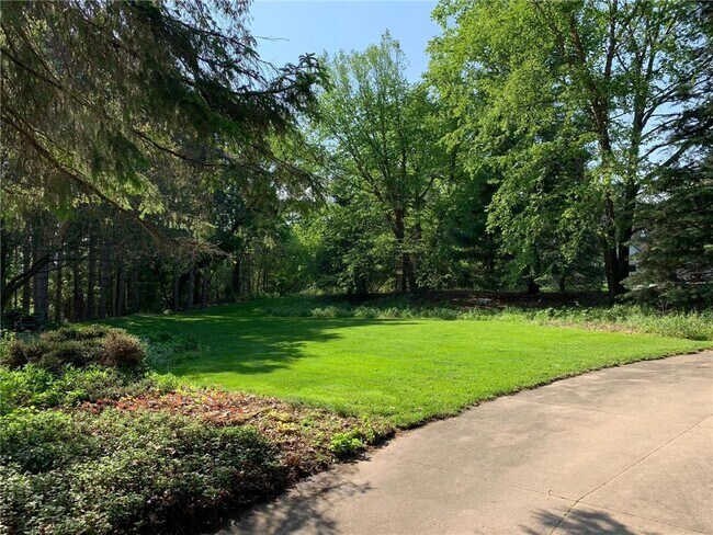 Photo - 8917 Joliet Ave N House