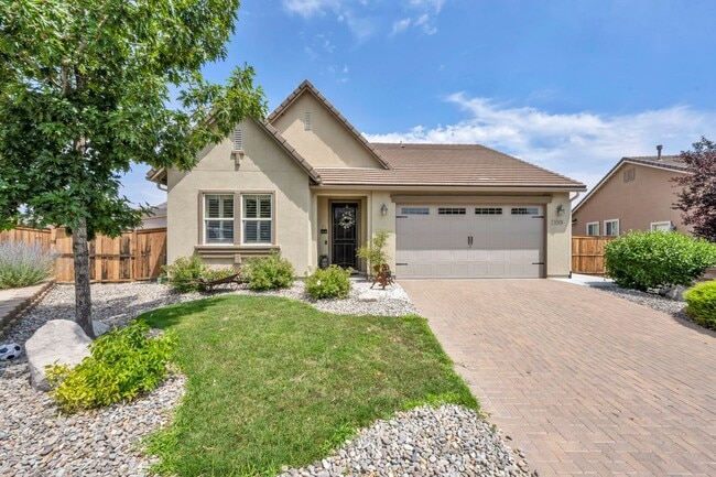 Photo - FULLY FURNISHED home with all utilities included and flexible lease options available.