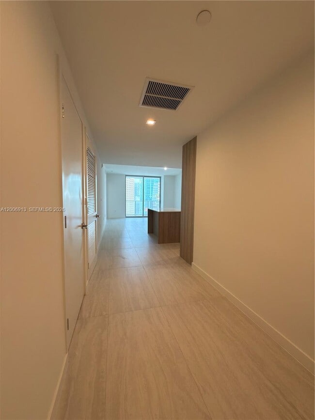 Photo - 77 SE 5th St Unidad 1602