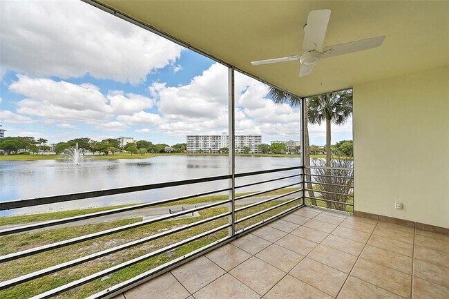 Photo - 2801 N Palm Aire Dr Unit 201