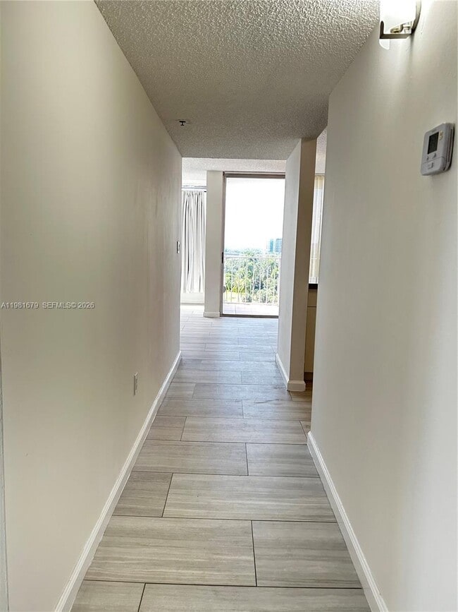 Photo - 1700 NW N River Dr Unit 909