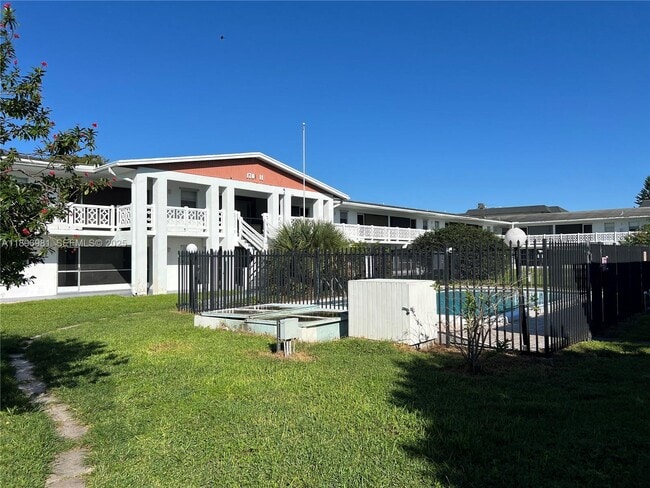 Building Photo - 1701 NW 46th Ave Unit 102