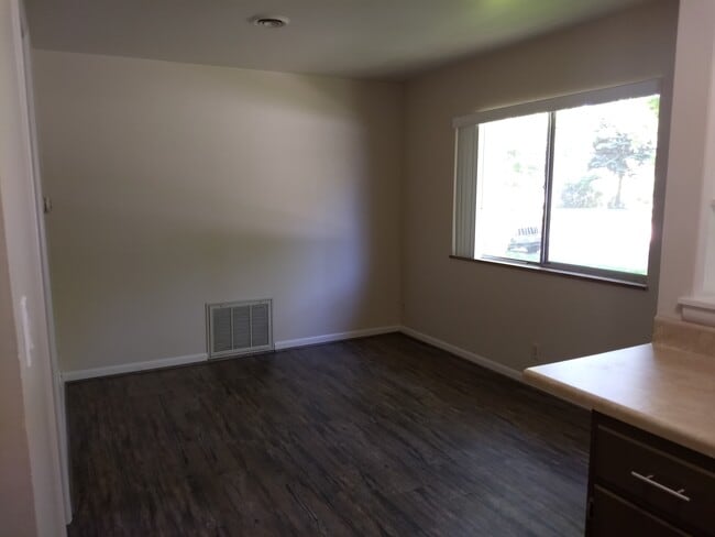 Photo - 284 North Ave Unit #2