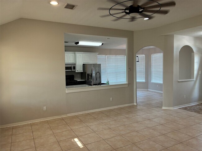 Photo - 14049 Overstreet Dr