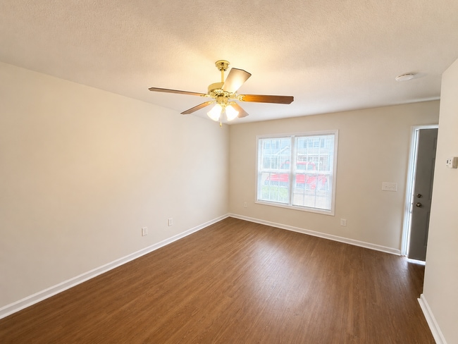 Photo - Two bedroom, 1.5 townhouse in Graham (Park Place Apts) Unit E