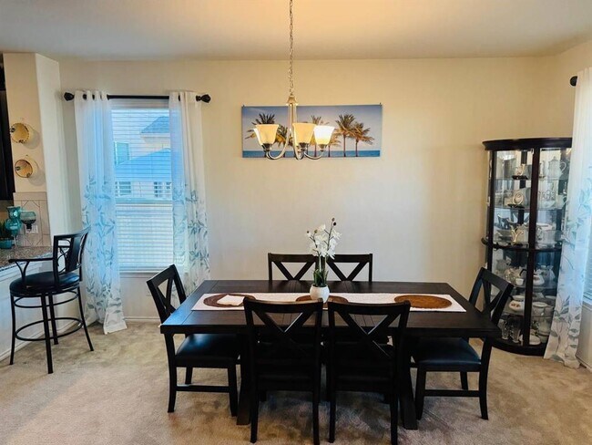 Photo - 16614 Brogan Ln