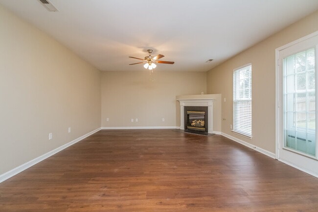 1716 Carlyon Ct