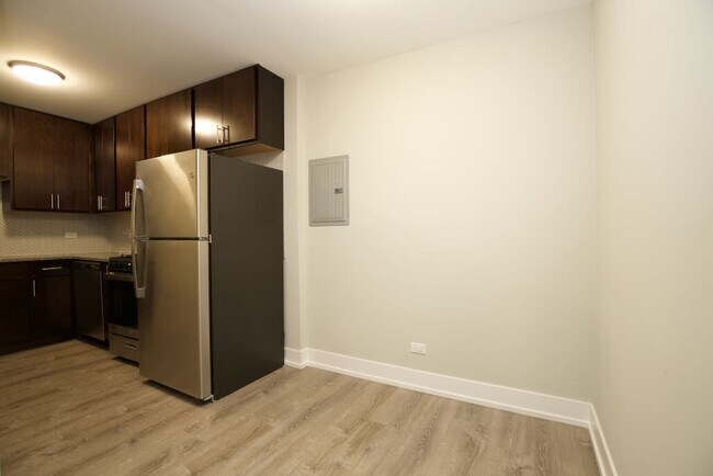 Photo - 535 W Surf St Unit 915