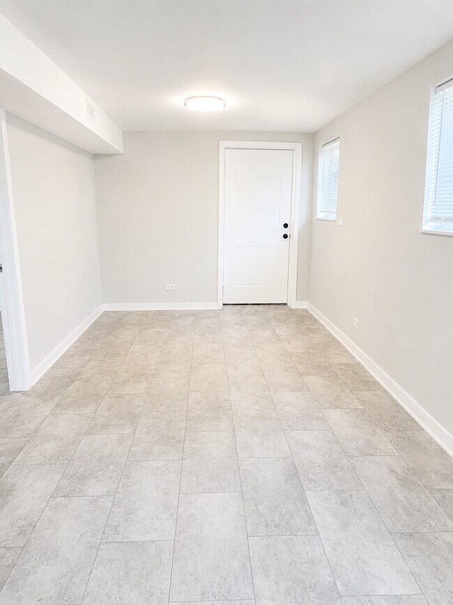 1249 S Kolin Ave Unit GRDN