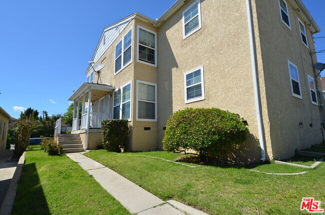 Building Photo - 6116 Overhill Dr Unit 6116 Rental