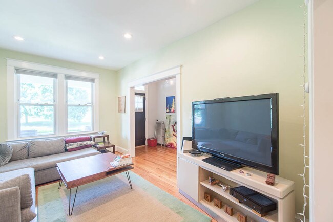 Photo - 628 Madison St NW