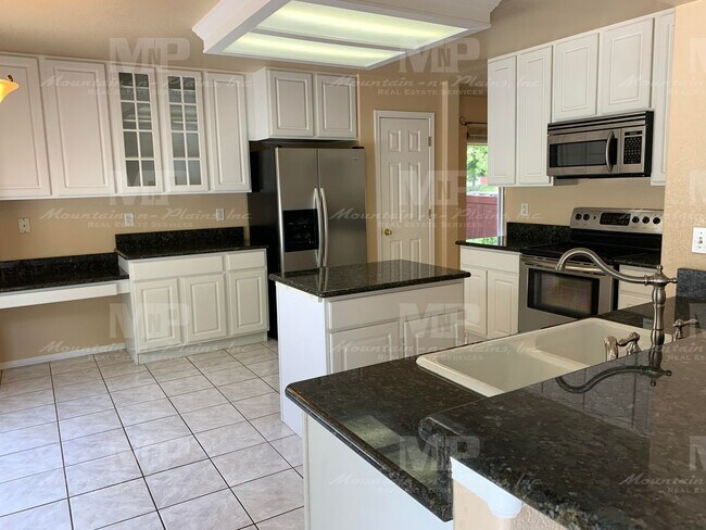 Photo - 714 Bentley Pl