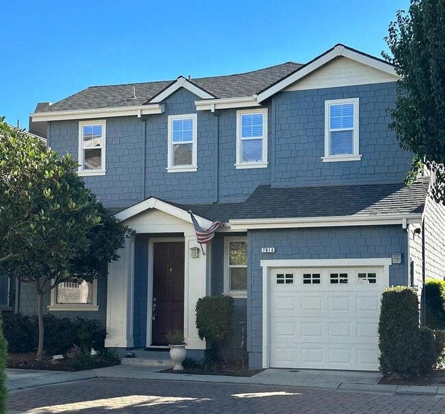 3BR/2.5BA Oak Commons Home w/ Backyard & C... - 3BR/2.5BA Oak Commons Home w/ Backyard & C...