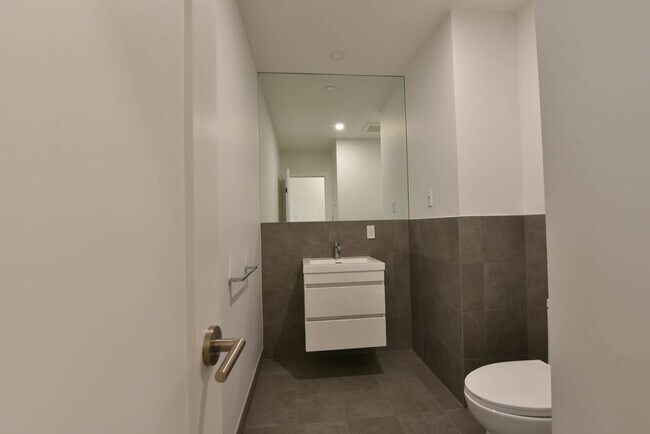 Photo - 590 Av. Outremont Unit 101