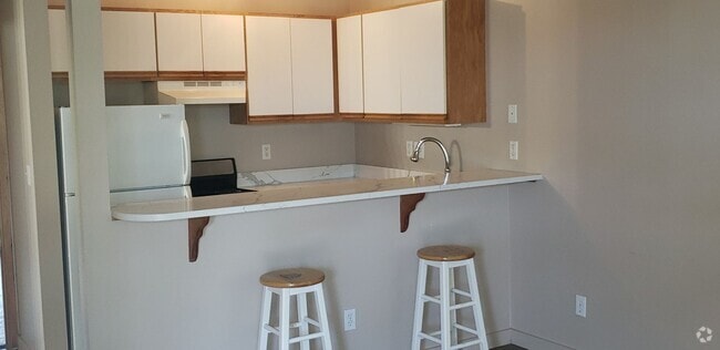 Building Photo - Affordable 1 bedroom in town Unit Sandpiper 13 Rental