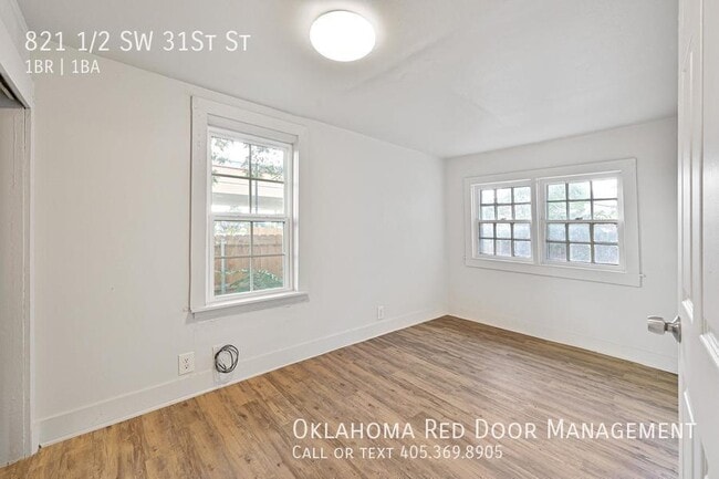 Photo - 821 1/2 SW 31St St-