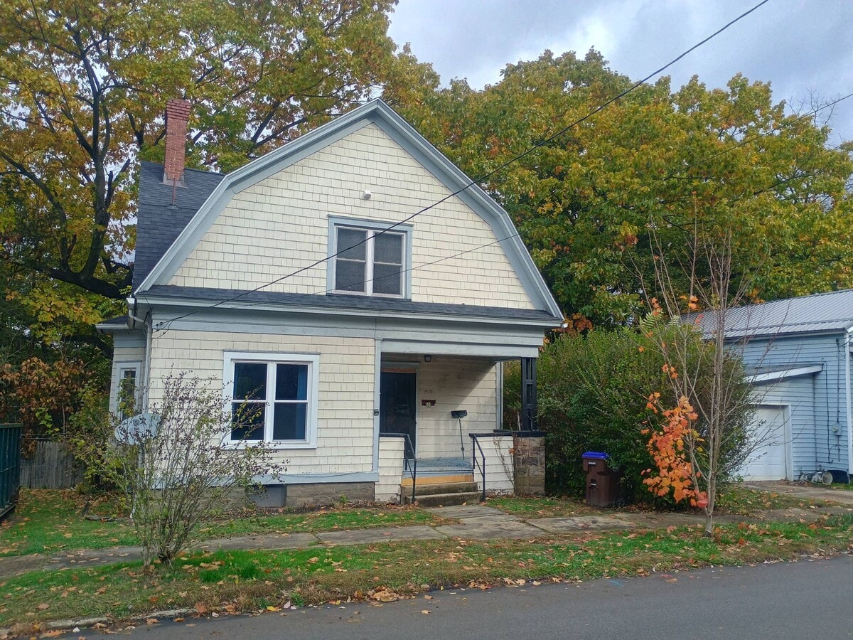 Photo - 1430 Eagle St