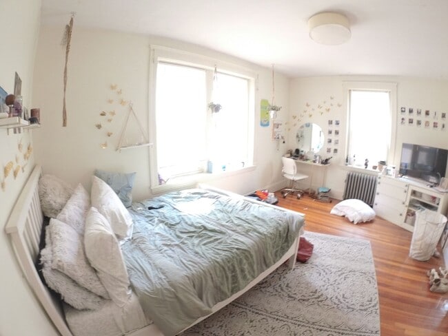 Photo - 241 Freeman St