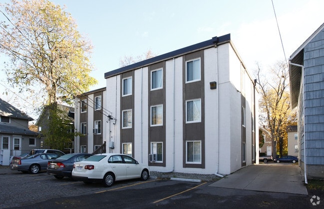 Building Photo - 908 Sybil St