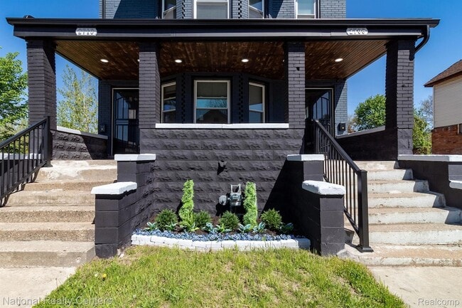 Photo - 2710 Wreford St