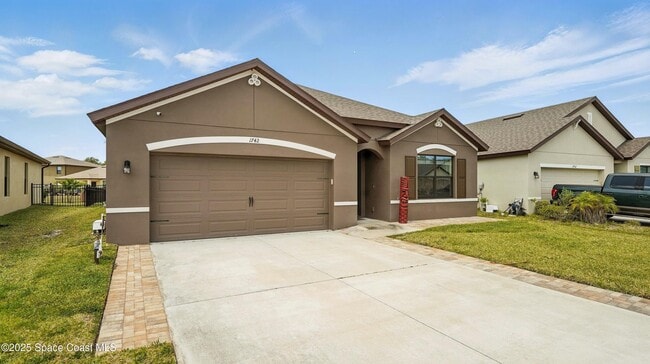 Photo - 1742 Saxton Rd