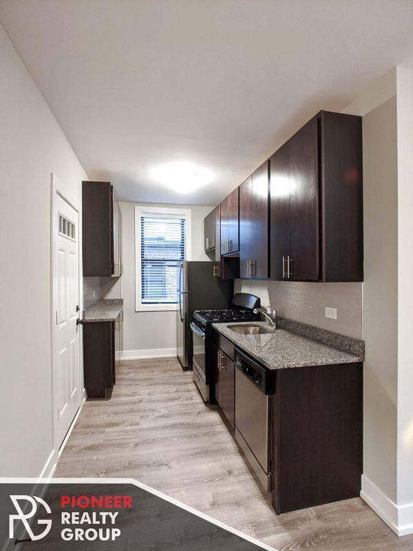 Building Photo - 711 W Brompton Ave Unit 711-54